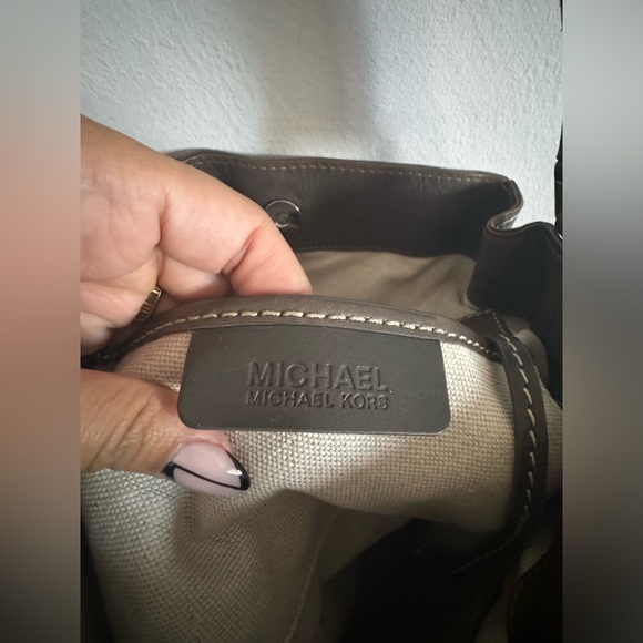 Michael Kors Oversized Brown Hobo Bag - Picture 5 of 8